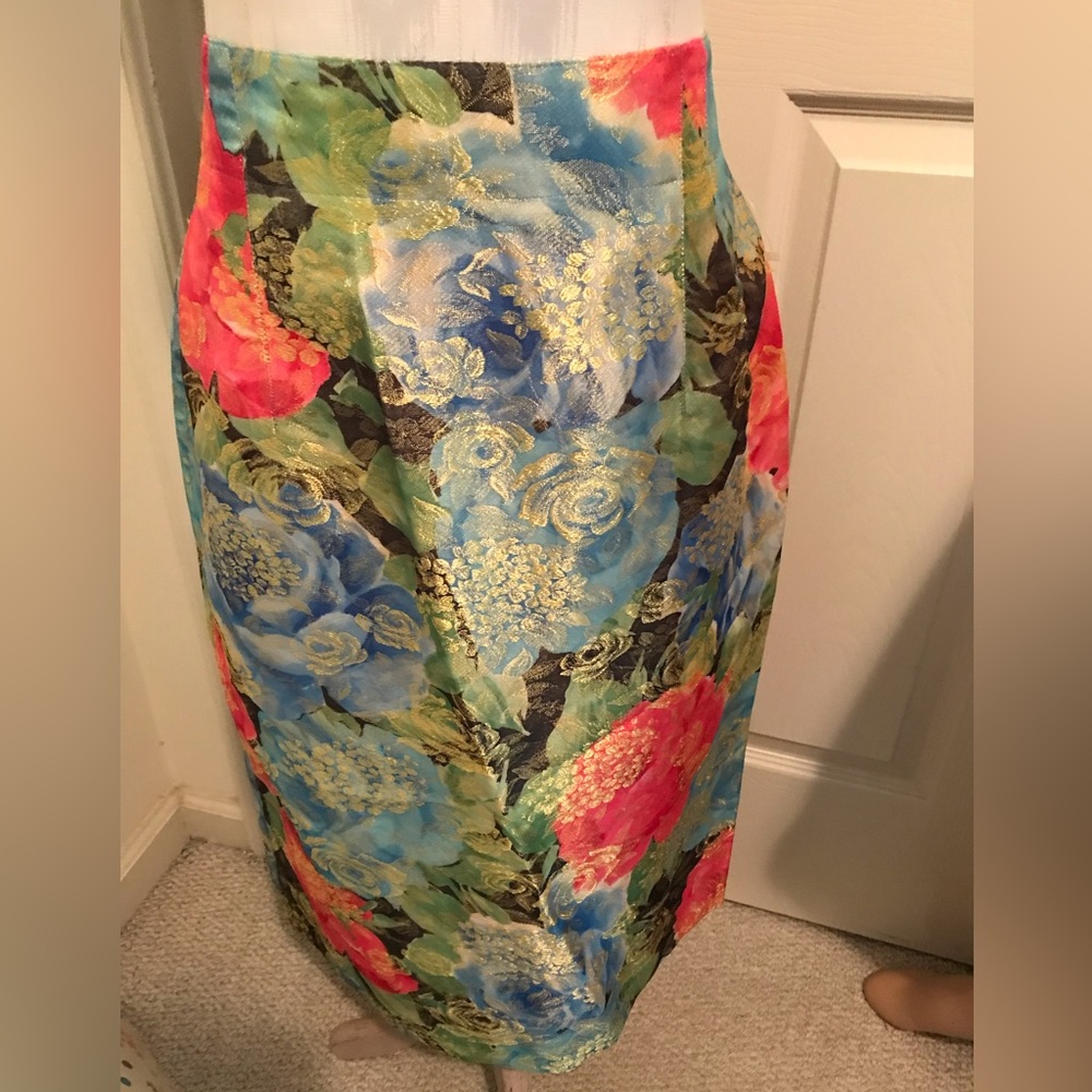 Mondi skirt nwt size 40 made in W. Germany floral pink lined $420
